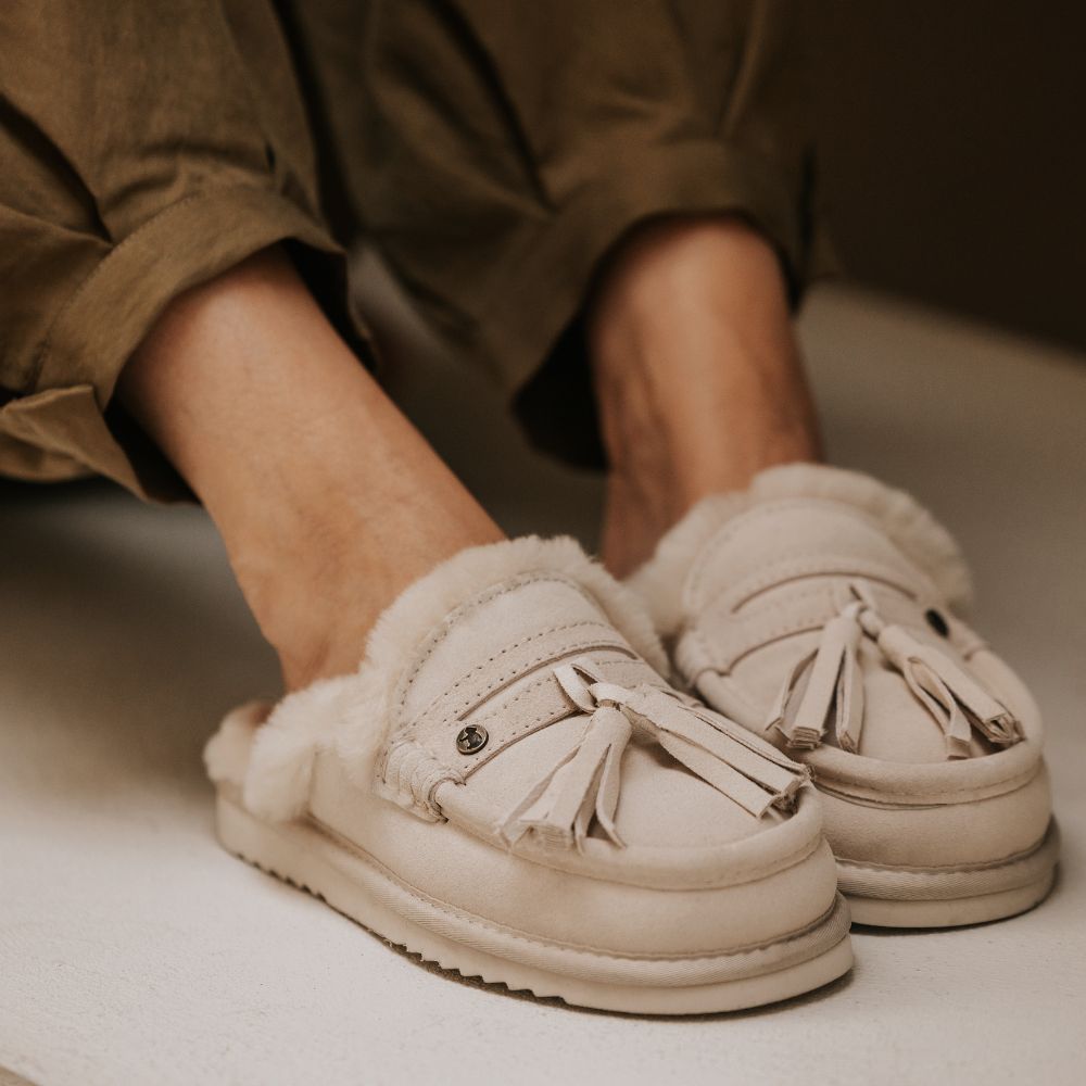 Temora Women Suède Tassels Ivory 1