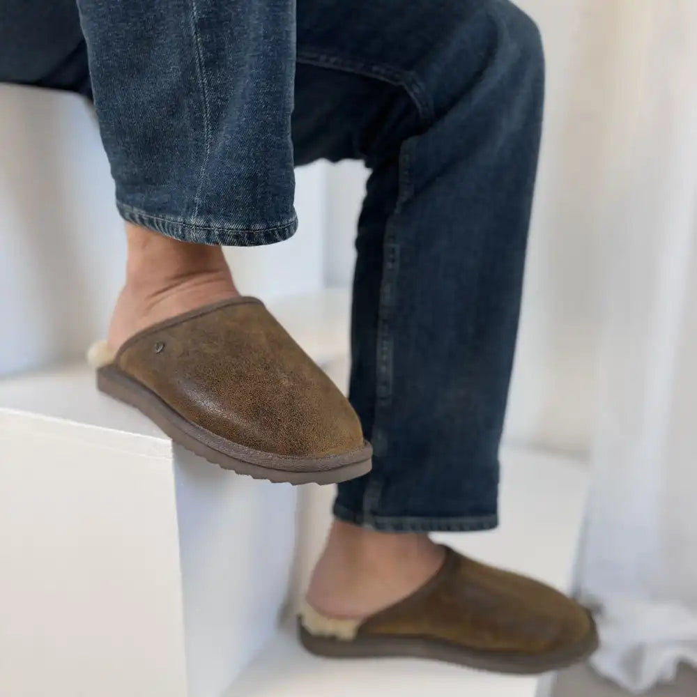 Classic cracked leather brown 1